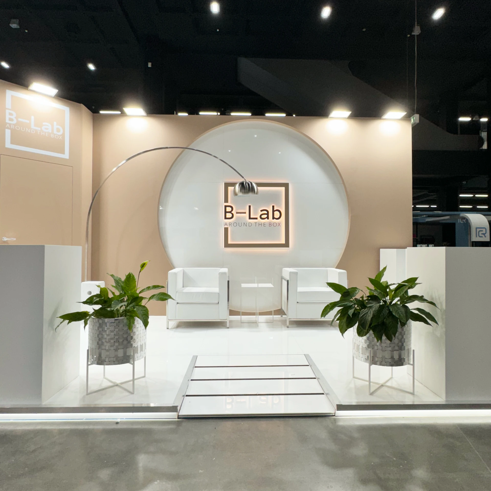 Stand B Lab