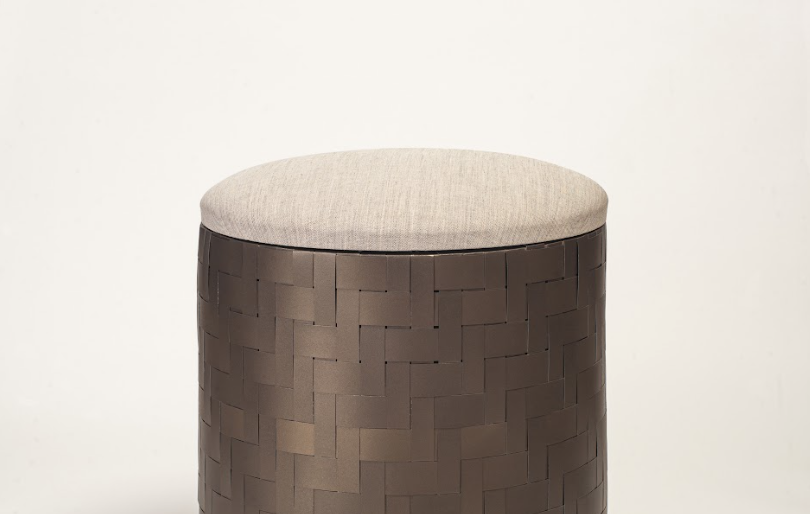 mastio-brown-pouf